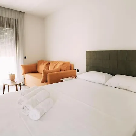 Glamorous Near Center Апартаменты *
